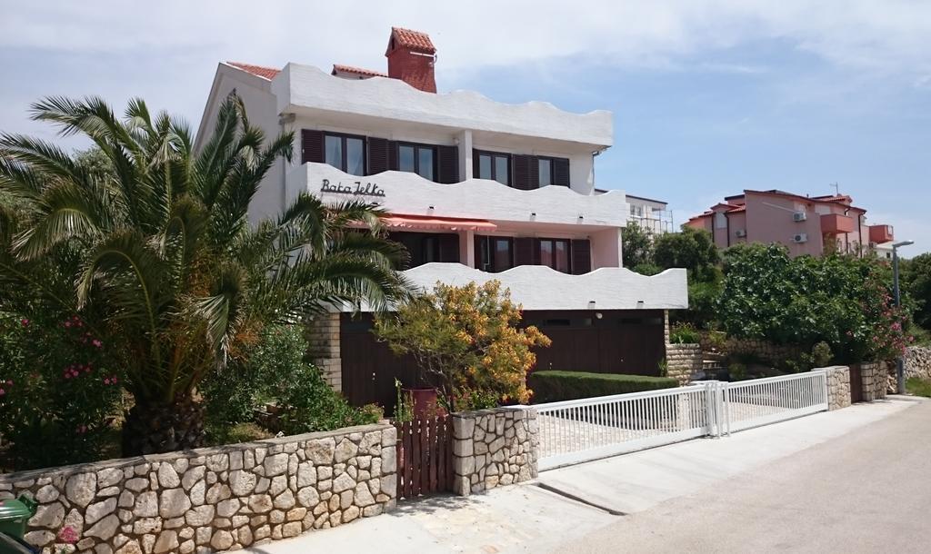 Apartments Baka Jelka Mandre Exterior photo
